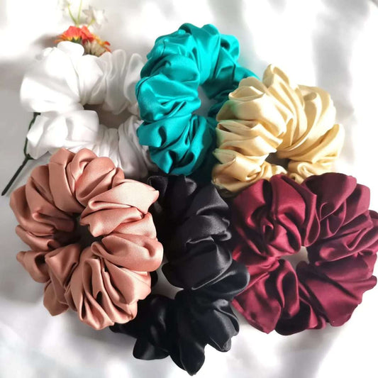 SIX REASONS WHY WE LOVE SCRUNCHIES!!