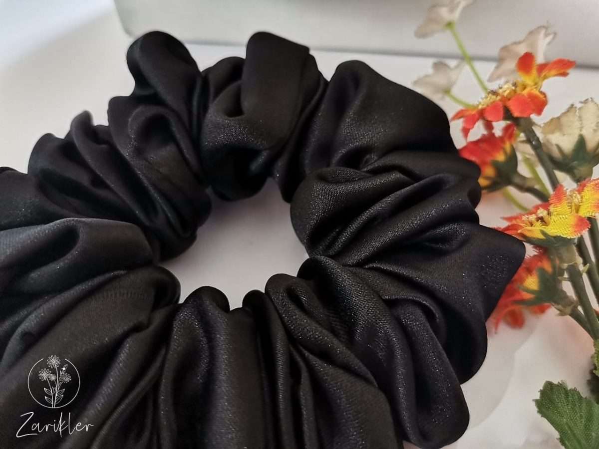 Midnight Black Medium - Silk Scrunchie