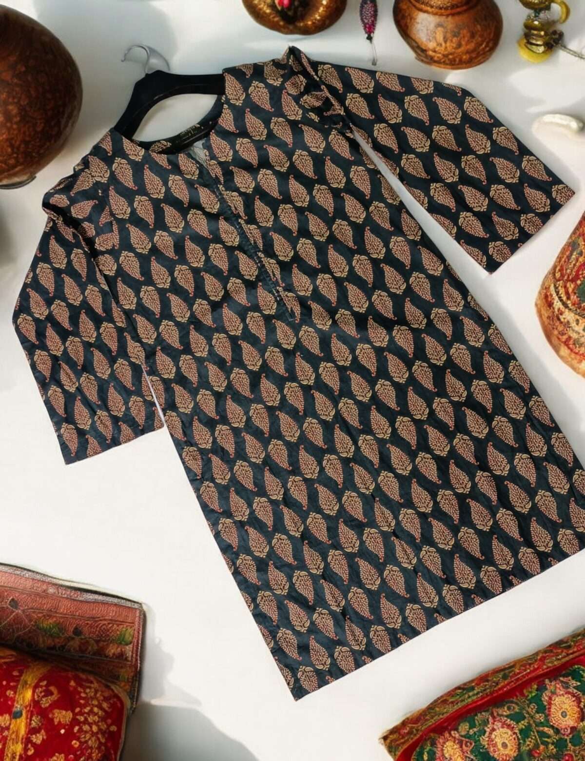 Black Leaf Motif Kurti - Bin Saeed