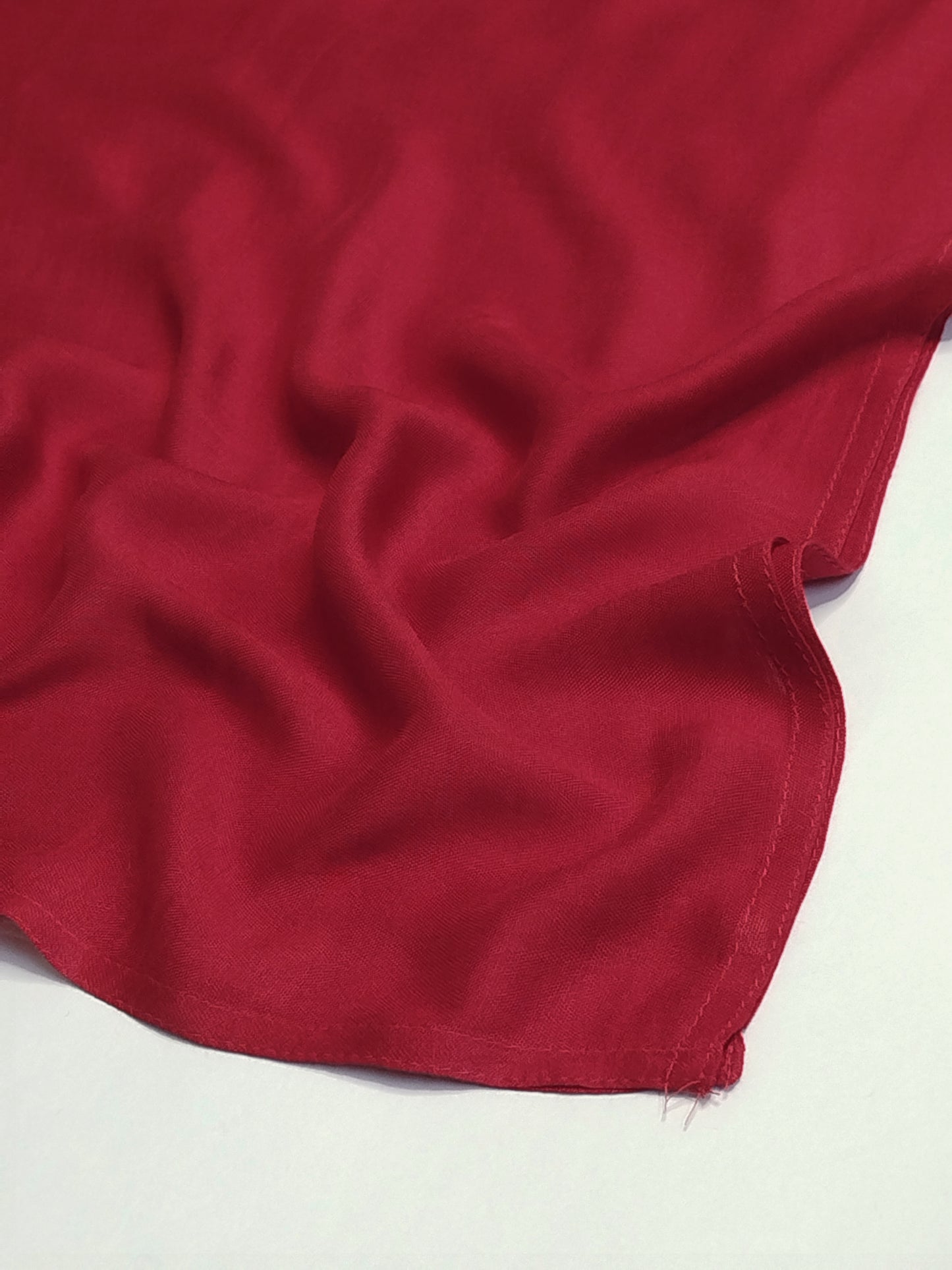 Ruby Red - Modal Hijab